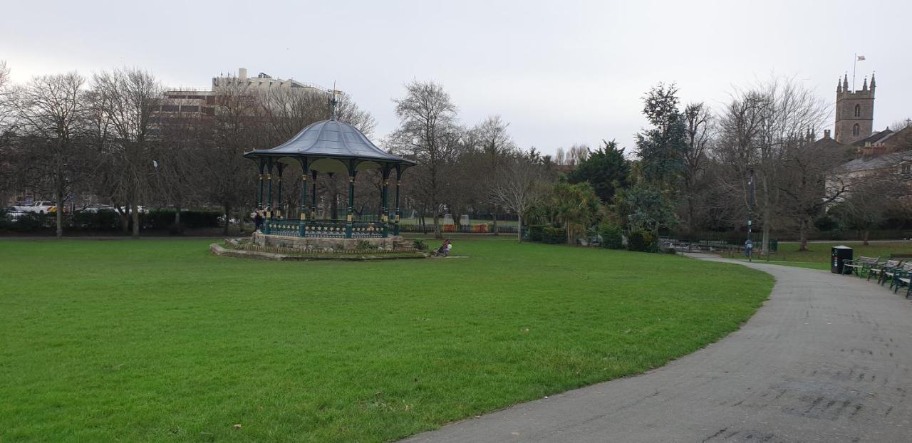 Tivoli Bungalow Weston-super-Mare Bagian luar foto